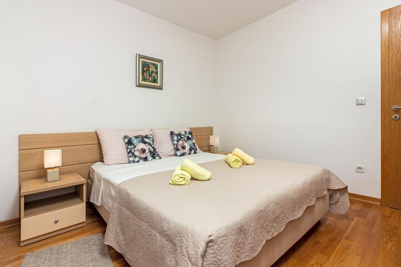 Apartment Mandalina House Stari Grad  Ngoại thất bức ảnh