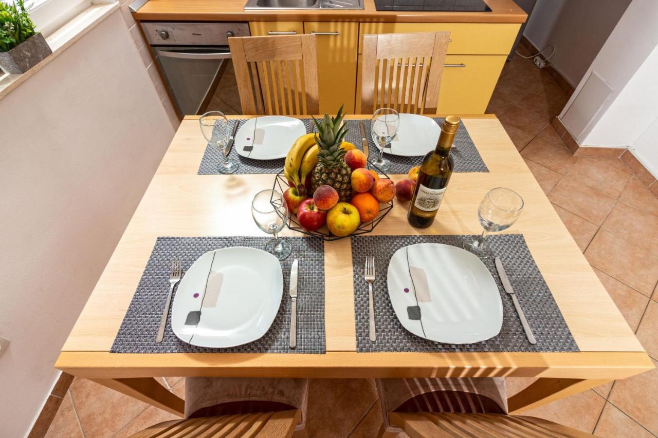 Apartment Mandalina House Stari Grad  Ngoại thất bức ảnh