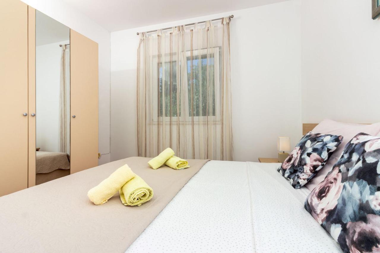 Apartment Mandalina House Stari Grad  Ngoại thất bức ảnh
