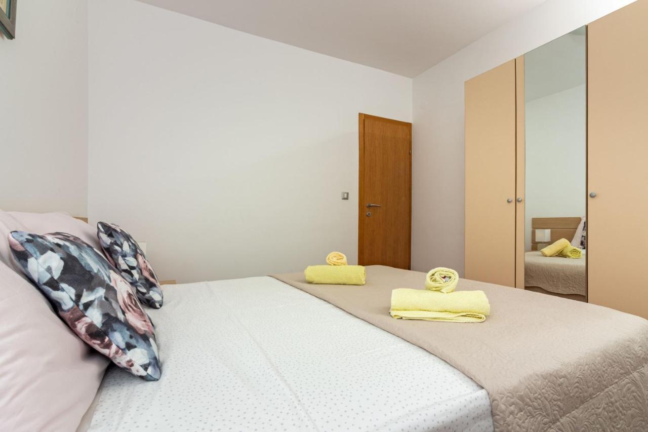 Apartment Mandalina House Stari Grad  Ngoại thất bức ảnh