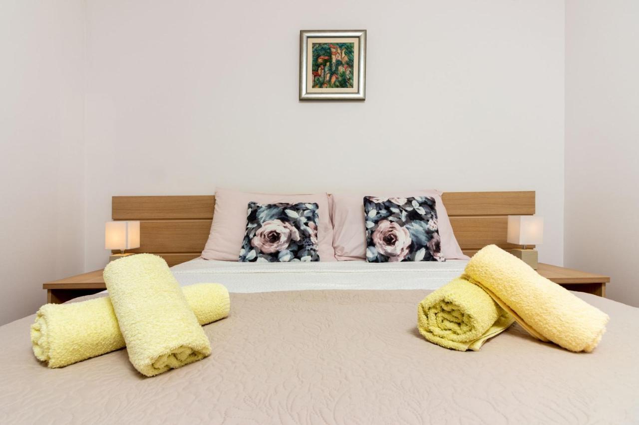 Apartment Mandalina House Stari Grad  Ngoại thất bức ảnh