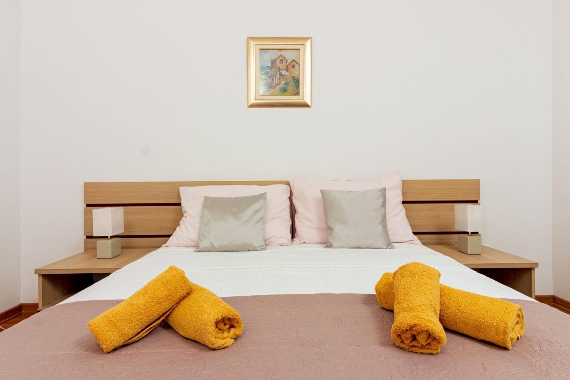 Apartment Mandalina House Stari Grad  Ngoại thất bức ảnh